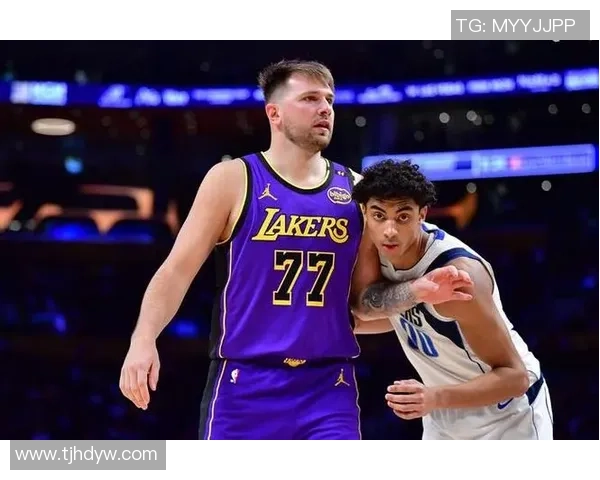 湖人对阵独行侠比赛总时长分析及精彩瞬间回顾 湖人对阵独行侠比赛总时长分析及精彩瞬间回顾