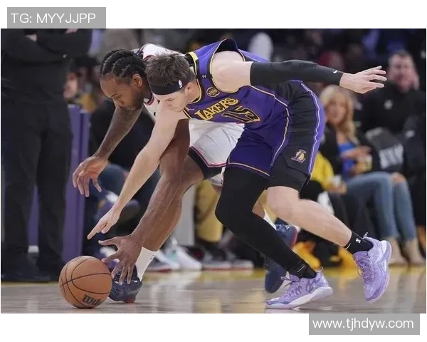 10月7日湖人与快船的精彩对决在线直播全程回顾与分析